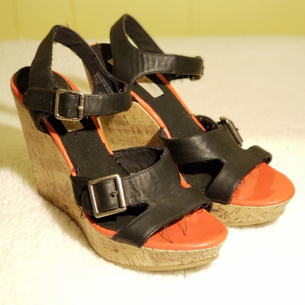 Last Chance- bundle and save- NWOT American Rag distressed black wedges